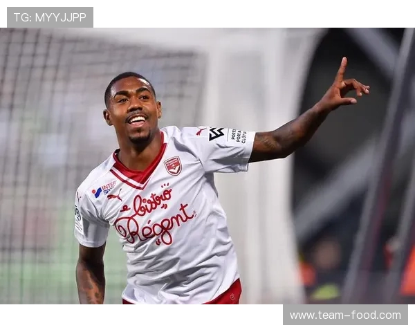 法甲防守球员表现分析及赛季关键防守数据统计 法甲防守球员表现分析及赛季关键防守数据统计