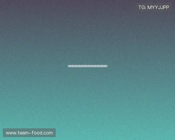 拜仁慕尼黑发布法兰克福战前海报戴维斯莱默尔堂安律齐亮相