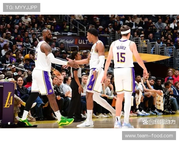 无敌的孤独感文班在半场狂砍37分8板助队领先湖人29分