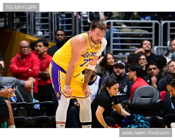 湖人主场对决马刺东契奇荣获一月最佳球员奖杯引关注